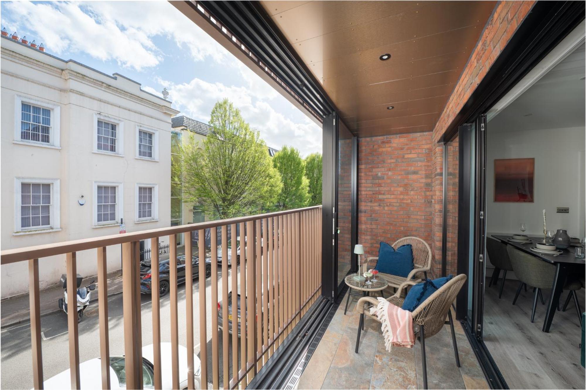 Luxury Chelsea & Fulham Flat With Large Balcony, Location, High Spec Luxury