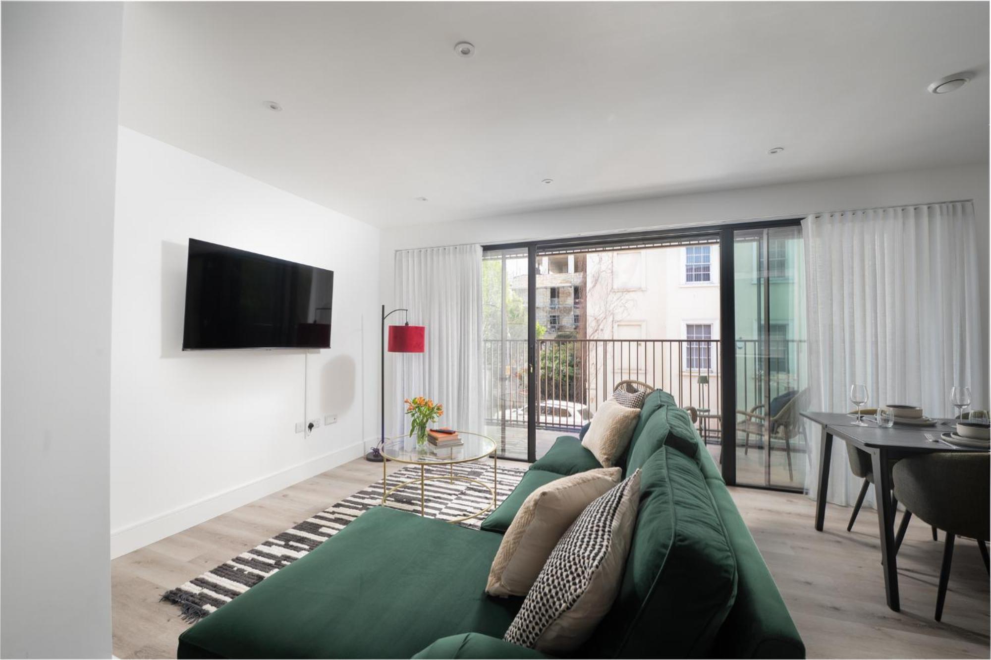 Apartment Luxury Chelsea & Fulham Flat With Large Balcony, Location, High Spec Luxury *