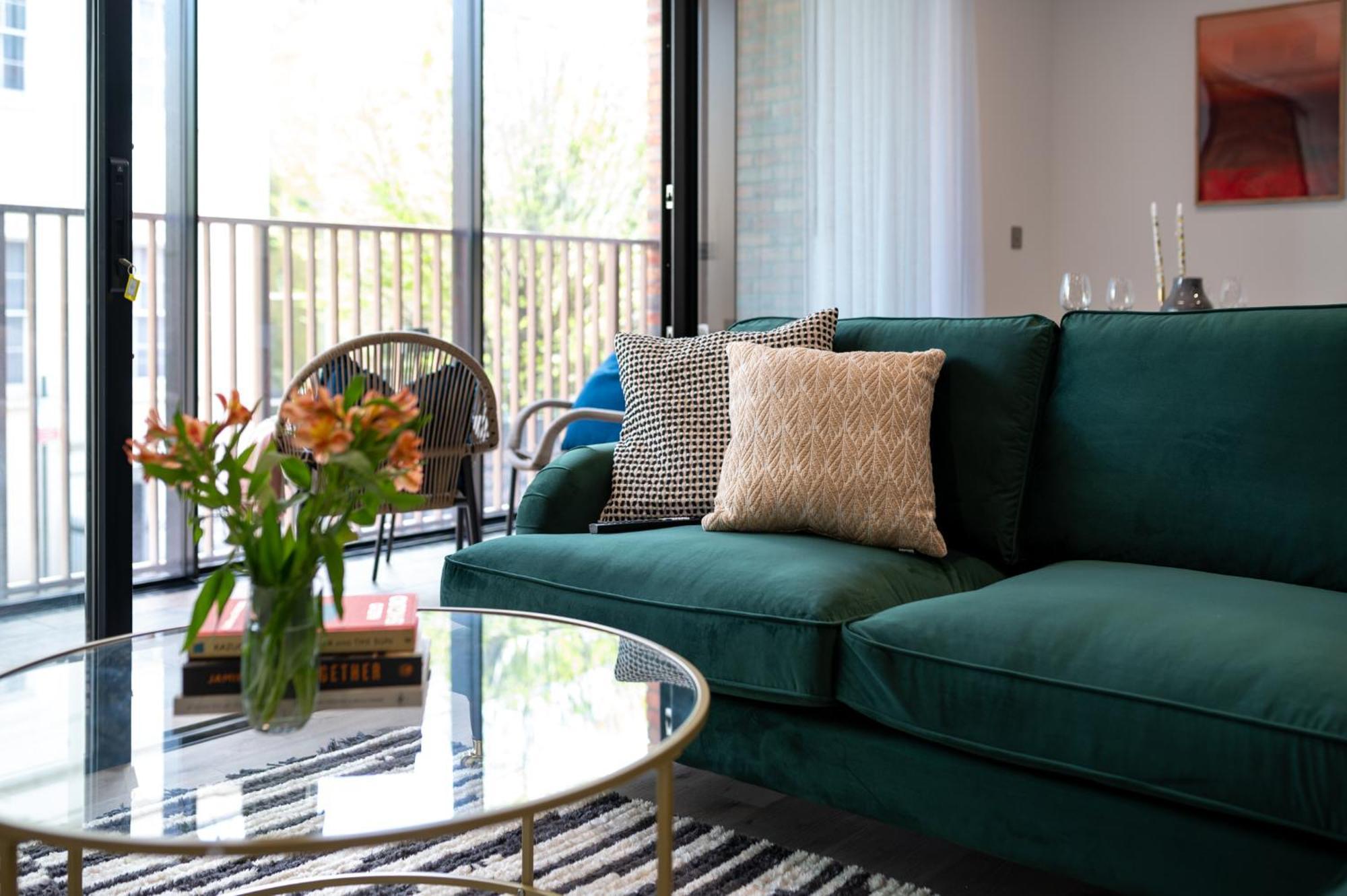 Apartment Luxury Chelsea & Fulham Flat With Large Balcony, Location, High Spec Luxury